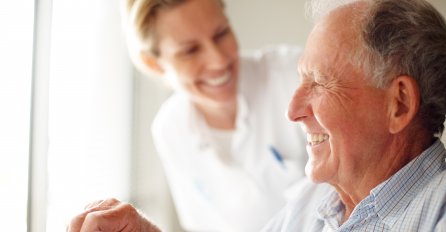 Priča koja je dirnula mnoge: Stariji gospodin došao je u bolnicu, a onda osoblje ostavio u suzama