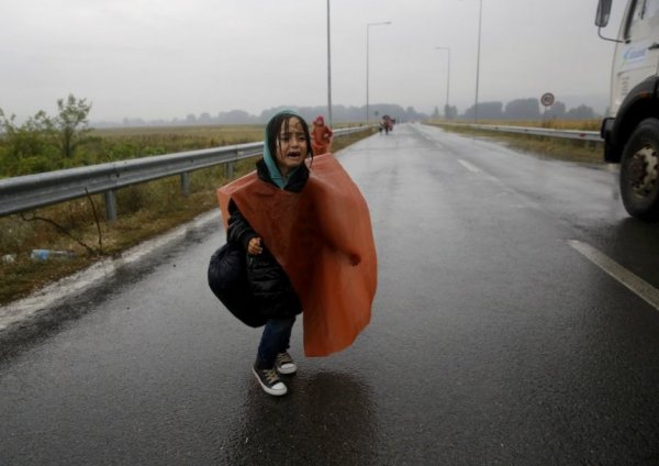 idomeni-migranti-grcka-makedonija-kisa-reuters-1441880891-737537