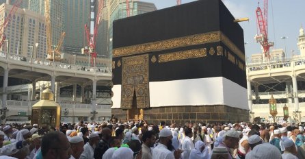 (FOTO) Buduće hadžije pristižu u Mekku