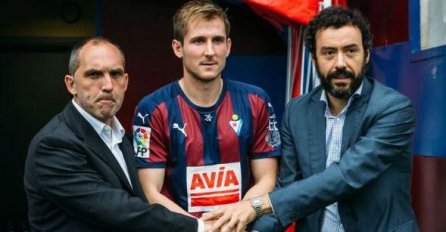 Hajrović službeno predstavljen u novom klubu: Evo koji će broj nositi u Eibaru