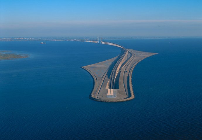 Ovaj nevjerovatni most se pretvara u podvodni tunel spajajući Dansku i Švedsku