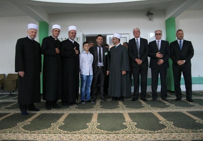 Pozitivna priča iz BiH: Otvorena džamija u čijoj izgradnji su učestvovali muslimani, katolici i pravoslavci