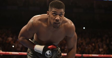 OVO PODSJEĆA NA DANE MIKEA TYSONA Englez u 97 sekundi demolirao rivala!