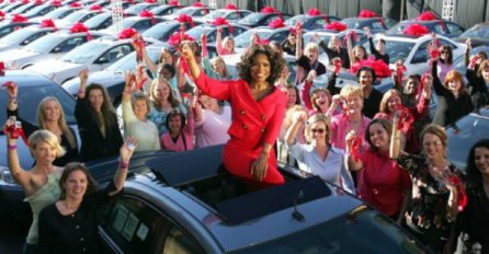Na današnji dan 2004. godine: Oprah u svom talk-show programu poklonila 300 novih auta