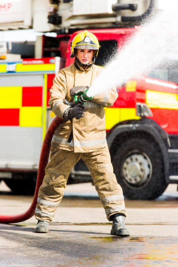 vatrogasac-zena-profimedia-0258547291-1000x0