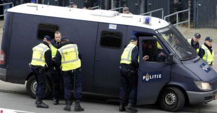 (VIDEO) Užasne scene: Navijači Marseillea ruše sve pred sobom!