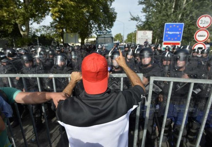 Vijeće za štampu i Udruženje novinara BiH osuđuje napad mađarske policije na ekipu RTS-a 