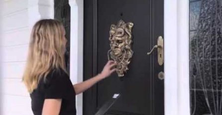 Pokucali su na vrata, pa ih je zamalo strefio šlog!