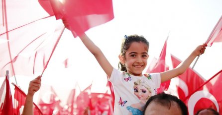 Antiteroristički miting u Istanbulu: Stotine hiljada građana pristiže na trg