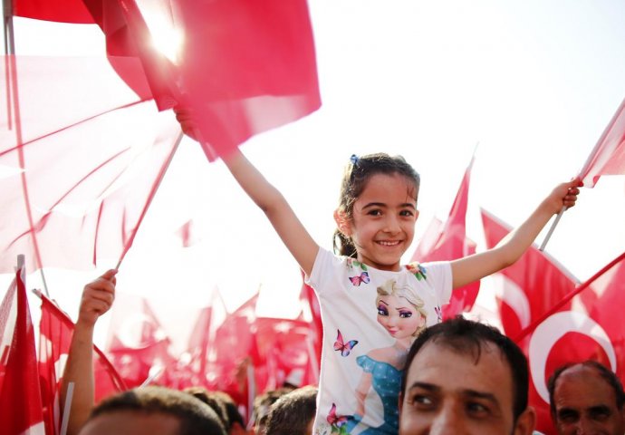 Antiteroristički miting u Istanbulu: Stotine hiljada građana pristiže na trg