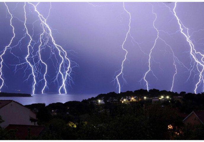 U olujnom nevremenu  poginule dvije osobe