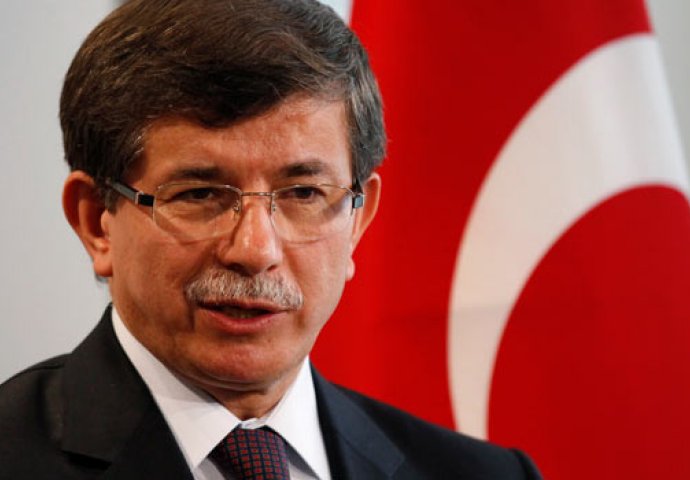 Davutoglu započeo predizbornu kampanju obećavši povratak mira u zemlju