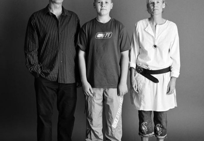 Ova porodica se 22 godine slikala u istoj pozi: Pogledajte njihovo putovanje kroz fotografije