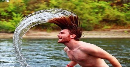 Presmiješno! Muškarci imitirali kako se djevojke slikaju za društvene mreže (FOTO)