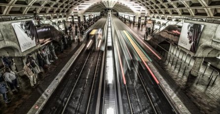 Iznervirani stalnim kašnjenjem vozova u  Vašingtonu potpisuju peticiju da papa blagoslovi metro!