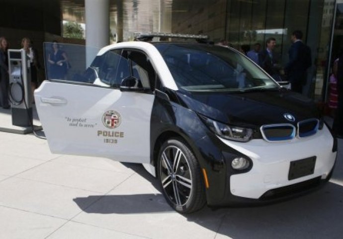 Policija u Los Angelesu dobila BMW "i3"