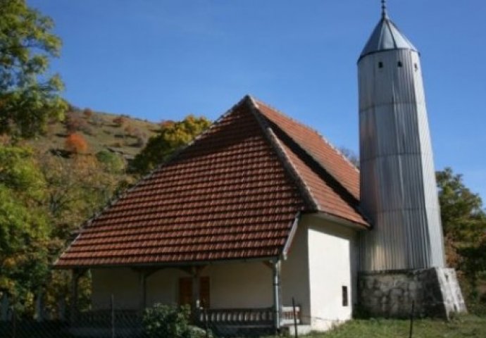 Jedina na Bjelašnici preživjela posljednji rat: Džamiju u Umoljanima spasio srpski vojnik 