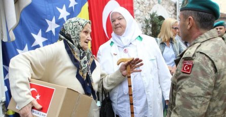 Sarajevo: Turska vojna misija u BiH podijelila kurbansko meso šehidskim porodicama