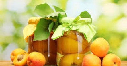  FANTASTIČAN OKUS: Kompot sa breskvama i cimetom 