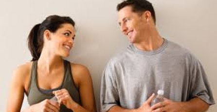 "PROČITAJTE" DJEVOJKU U NEKOLIKO KORAKA: Ako se ovako ponaša u vašem društvu, zasigurno joj se sviđate