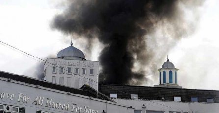 Ugašen požar u džamiji Bajtul Futuh u južnom Londonu: Nije oštećena prostorija za molitvu