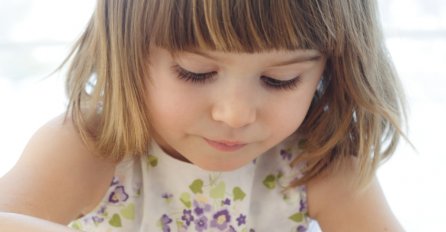 "Ne podnosim svoju 3-godišnju kćerku! Šta nije u redu sa mnom?!"