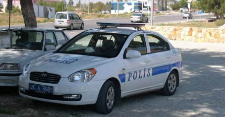 Turski policajac ubijen iz pištolja, drugi ranjen u napadu