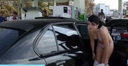 Dođite u bikiniju na benzinsku pumpu i besplatno natočite gorivo (VIDEO)