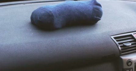 Uzeo je čarapu i stavio u atomobil,  ono što se poslije desilo je nevjerovatno! (VIDEO) 