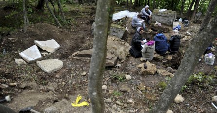 Jajce: Nađeno sedam grobova i jedan od najljepših srednjovjekovnih sarkofaga