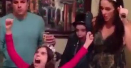 (VIDEO) Urnebesno: Ova porodica će vas oduševiti svojim smislom za humor!