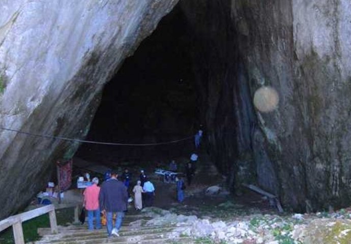 Djevojačka pećina, Kladanj