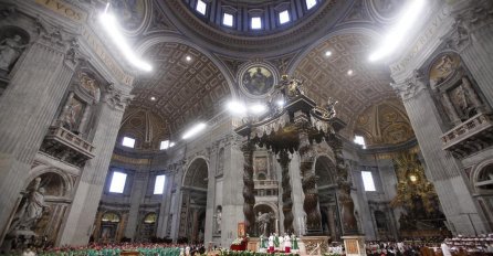 Papa Franjo otvorio Svjetski biskupski sinod: Brak je neraskidiva veza žene i muškarca