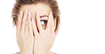 Da se naježiš: Pogledajte šta mladić radi na ovoj stravičnoj ljuljašci!