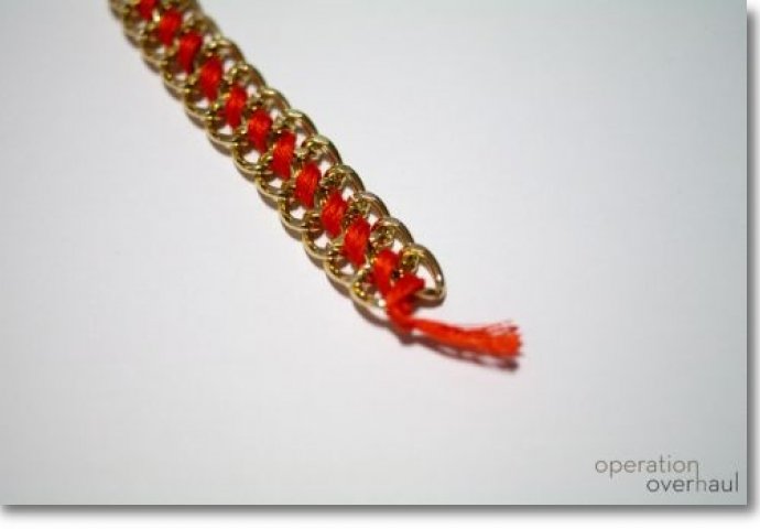 IZRADITE SAME: Vesela ogrlica jarkih boja