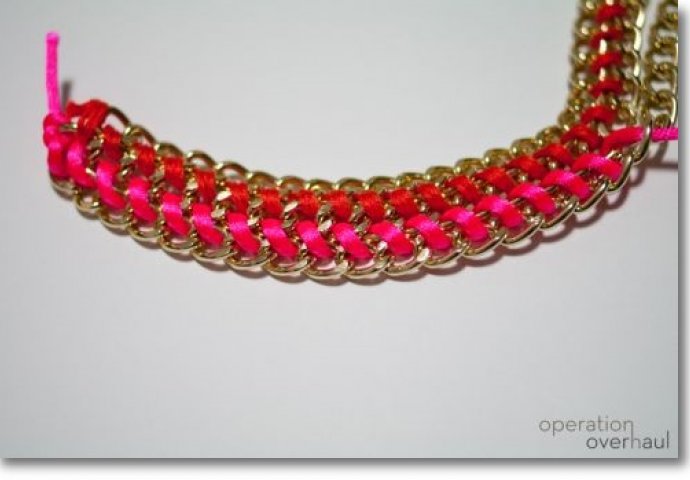 IZRADITE SAME: Vesela ogrlica jarkih boja