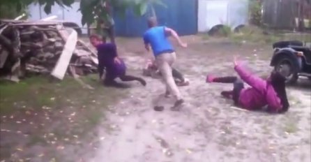 Ova porodica svađu je riješila na jako neobičan način, letvama i karateom! (VIDEO) 
