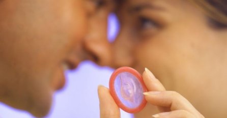 Došli u namjeri da kupe kondome ali ih je bilo previše stid da kažu šta žele