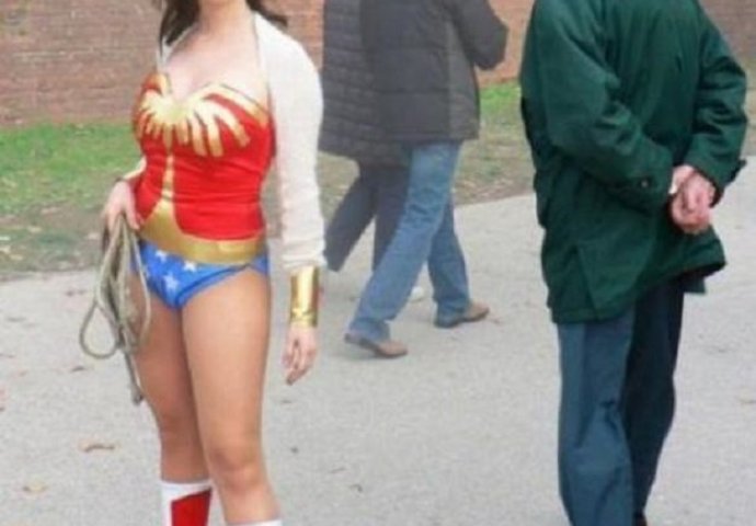 Bili su na korak do savršene fotografije, a onda su im oni upali u kadar!