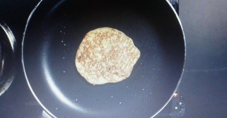 (VIDEO) JEDNOSTAVNIJE NE MOŽE: Palačinke od samo 3 sastojka