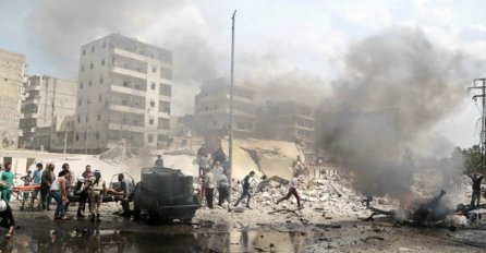 Rusija bombarduje pobunjenike, a militanti haraju Sirijom: ISIL nadomak osvajanja Aleppa