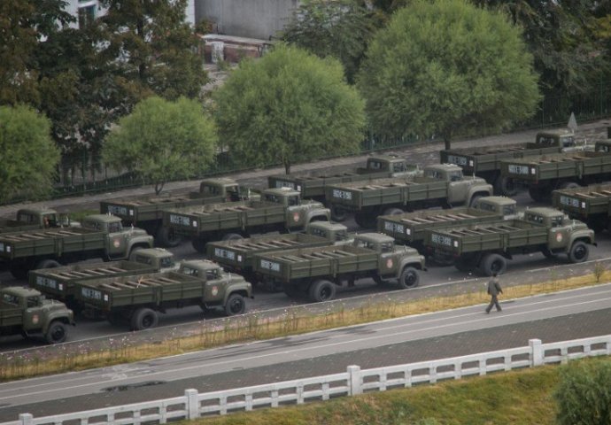 Kim Jong Un se hvali vojnom moći: Naša vojska je spremna braniti se od SAD-a