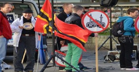 Policija tokom protesta spriječila sukob protivnika i pristalica izgradnje džamije u Bendigu