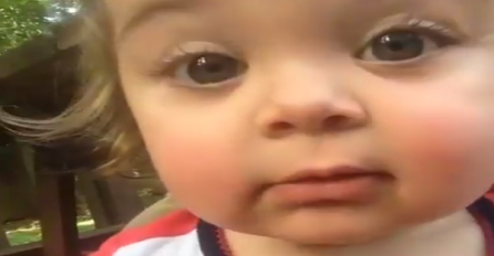 Pokušajte ostati ravnodušni na ovu djevojčicu i njene geste  (VIDEO)