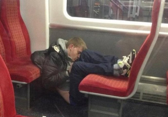 Evo šta sve možete vidjeti u javnom prijevozu, slika broj osam ostavlja bez teksta! 