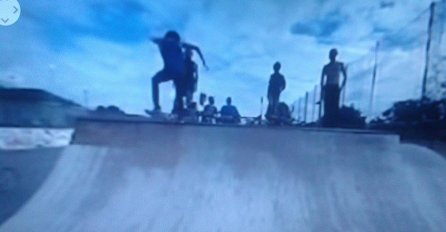 (VIDEO) Ovo je stvarno zabavno: Okrećite mobitel lijevo-desno, gore-dolje dok gledate video