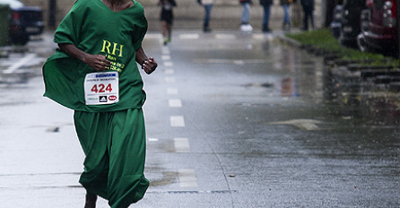 Bos i po kiši otrčao svoj 125. maraton: Šezdesetogodišnji francuski diplomata u Zagrebu briljirao