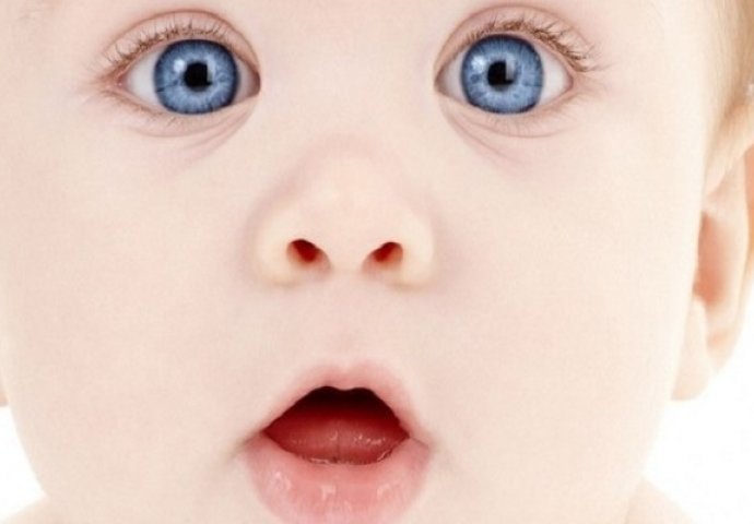 Evo zašto tek rođene bebe imaju plave oči