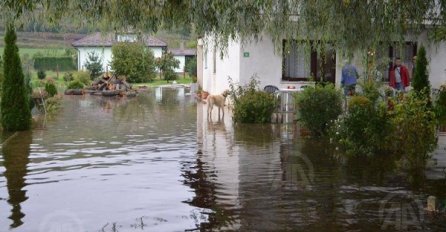 Poplave u Bihaću: Potopljena dvorišta 60 kuća