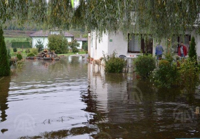 Poplave u Bihaću: Potopljena dvorišta 60 kuća